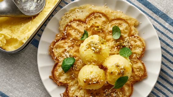 Kokosvåfflor med mangoglass