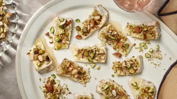 Enkla snittar med brieost