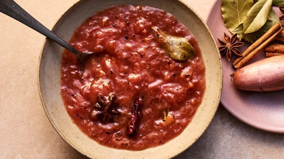 Kryddig rabarberchutney med kanel