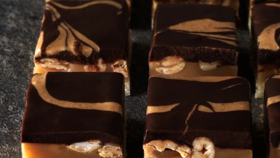 Choklad- och jordnötsbitar