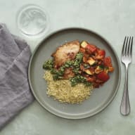 Sesamkyckling med ratatouille och pesto