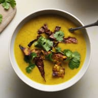 sötpotatissoppa med kokosmjölk och gurkmeja