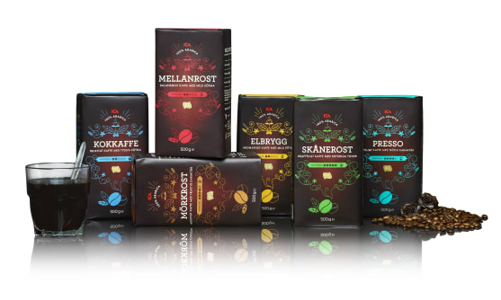 Kaffeförpackningar från ICAs egna kaffesortiment.
