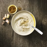 Yoghurtdipp i en skål