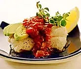 Ugnsbakad fisk med tomatsalsa | Recept ICA.se