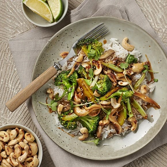 Asiatisk svampwok med ris