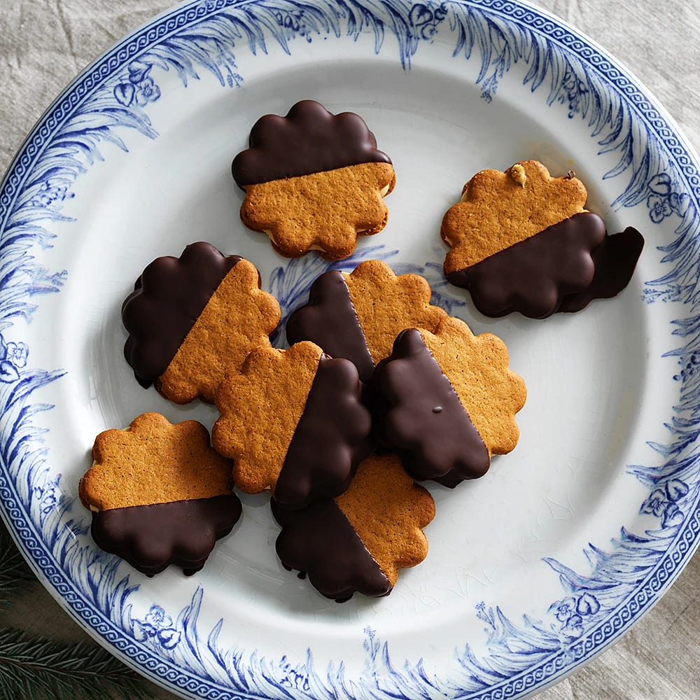 Beppa Rakko Fyllda pepparkakor med kolasmörkräm | Recept ICA.se