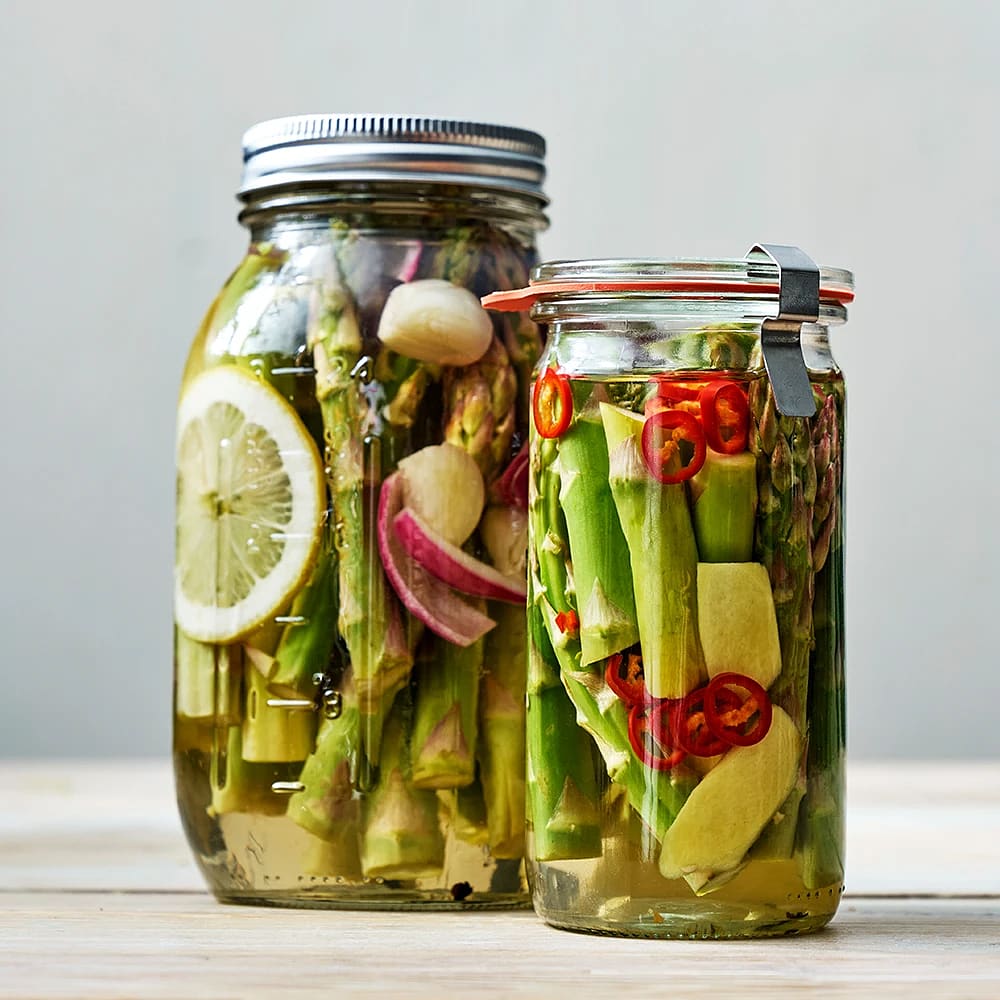 Inlagd sparris med citron, ingefära och chili | Recept ICA.se