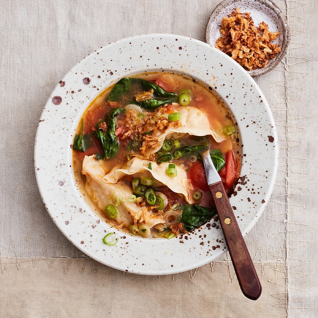 Dumplings i tomatbuljong med ingefära | Recept ICA.se