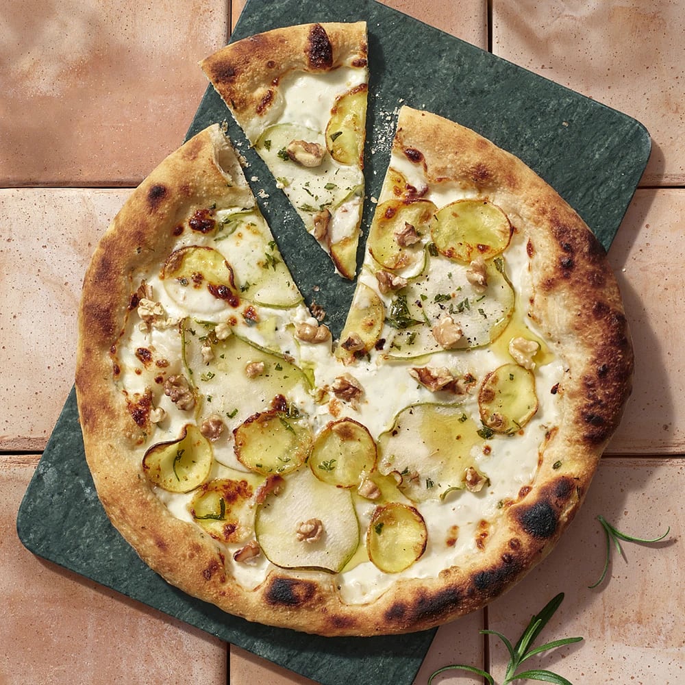 Pizza Bianca Med Stracchino Potatis Och P ron Recept ICA se pizza-bianca-med-stracchino-potatis-och-p-ron-recept-ica-se
