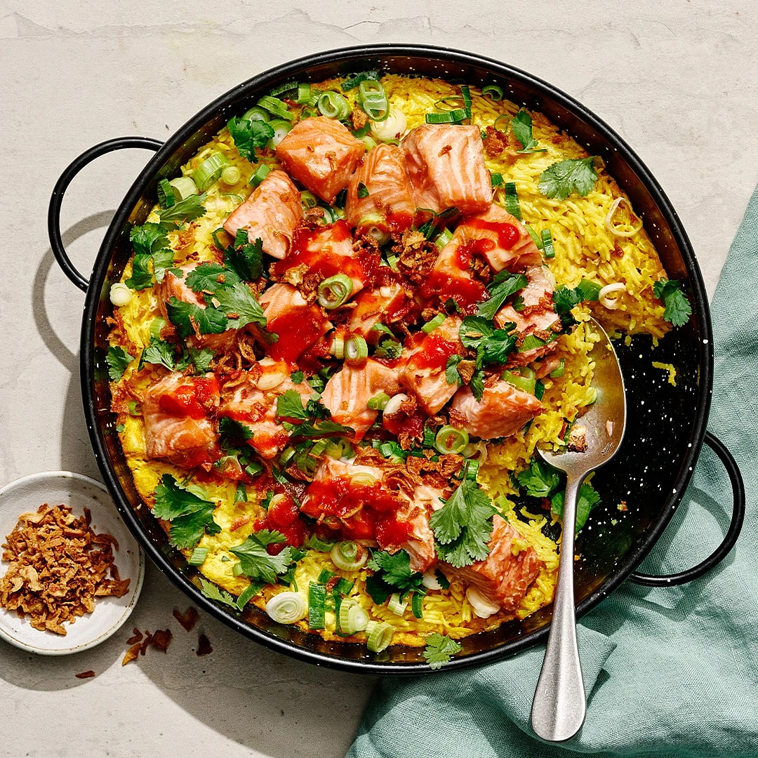 Lax med gult kokosris och salladslök | Recept ICA.se