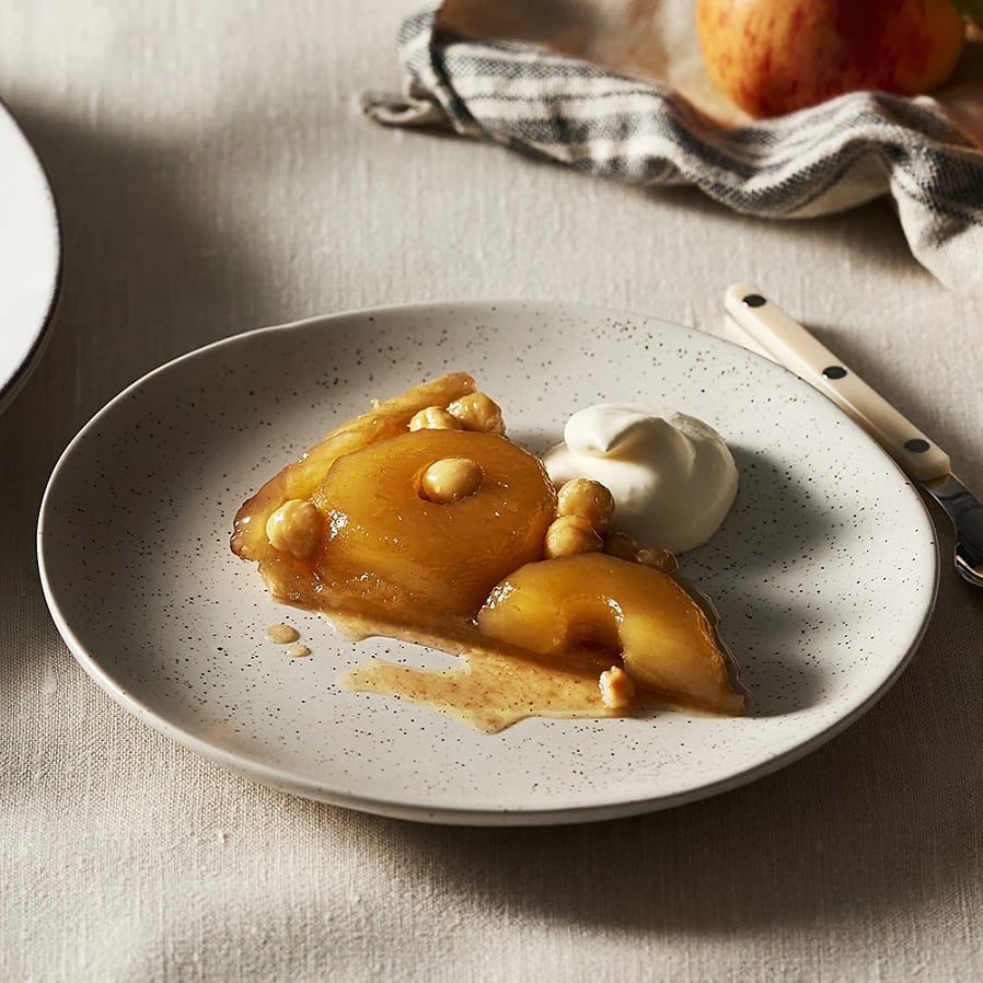 Tarte tatin med hasselnötter och citrongrädde