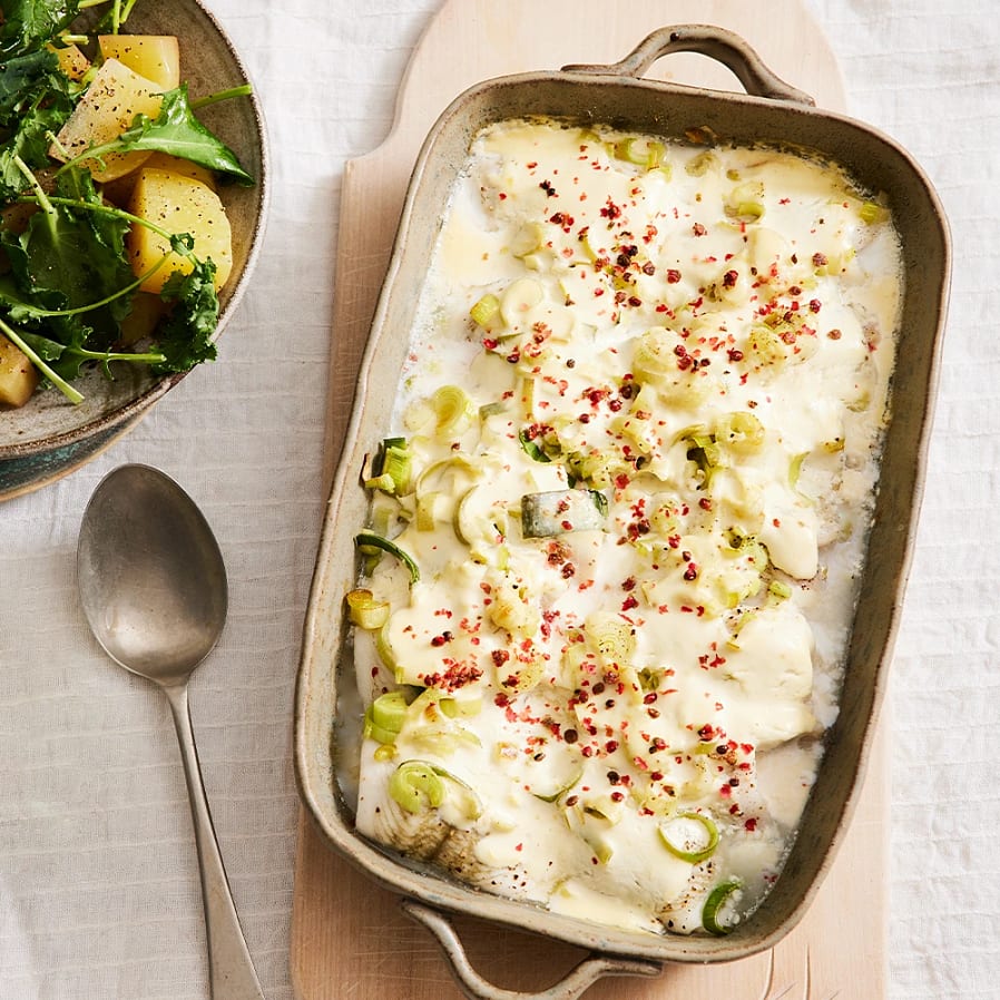 Spättagratäng med sallad på gulbetor