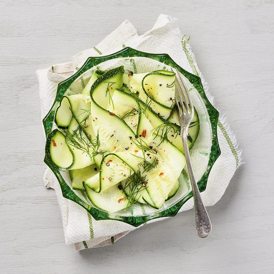 Zucchini med citrondressing och dill