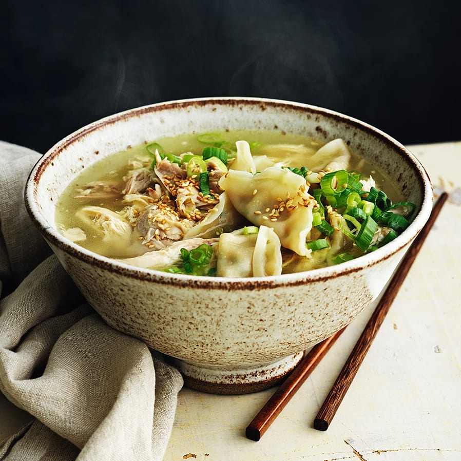 Kycklingbuljong med dumplings