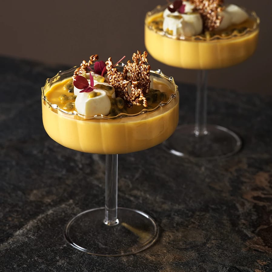 Mango- och yuzupannacotta med vit chokladkräm