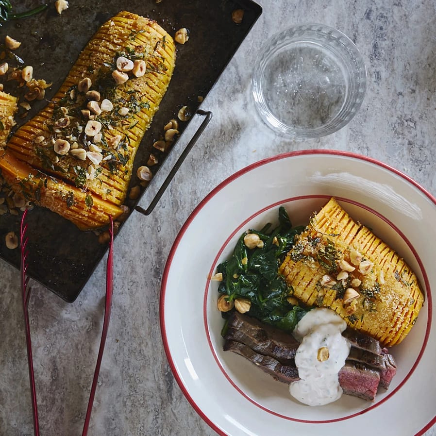 Flankstek med falsk bearnaise och hasselbacksbakad pumpa