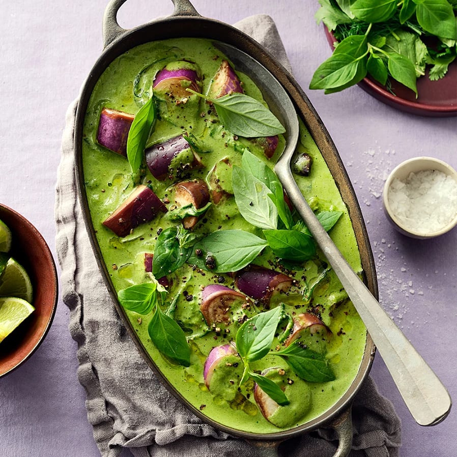 Grön curry med aubergine och kokosmjölk