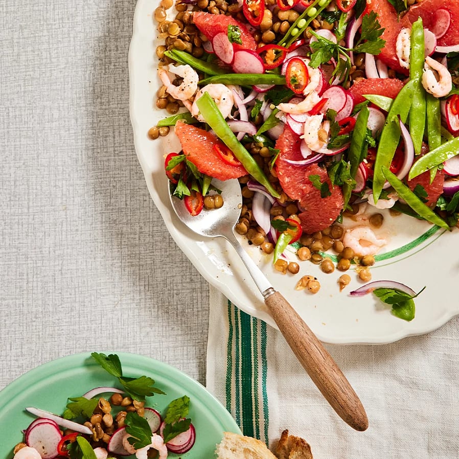 Lins- och räksallad med grapefrukt, chili och persilja