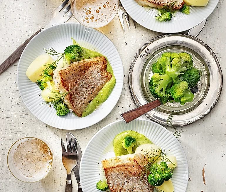 Smörstekt torsk med ärt- och broccolipuré