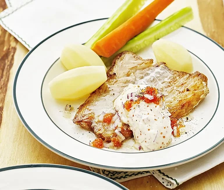 Stekt torsk med romsås och gurka