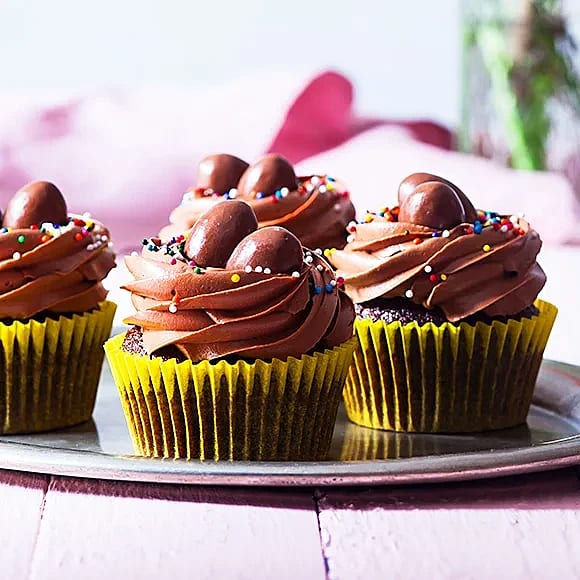 Chocolate cupcakes med chokladägg