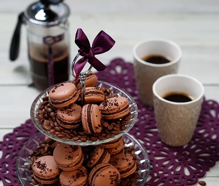 Macaron med kaffe och choklad