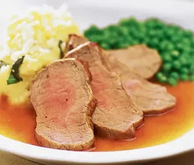Kalvstek med potatispuré och vinsås