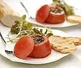 Nöt- och olivfyllda tomater från grillen