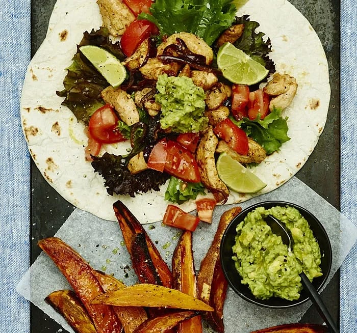 Kycklingwraps med sötpotatis och guacamole