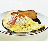Omelett med skaldjursröra