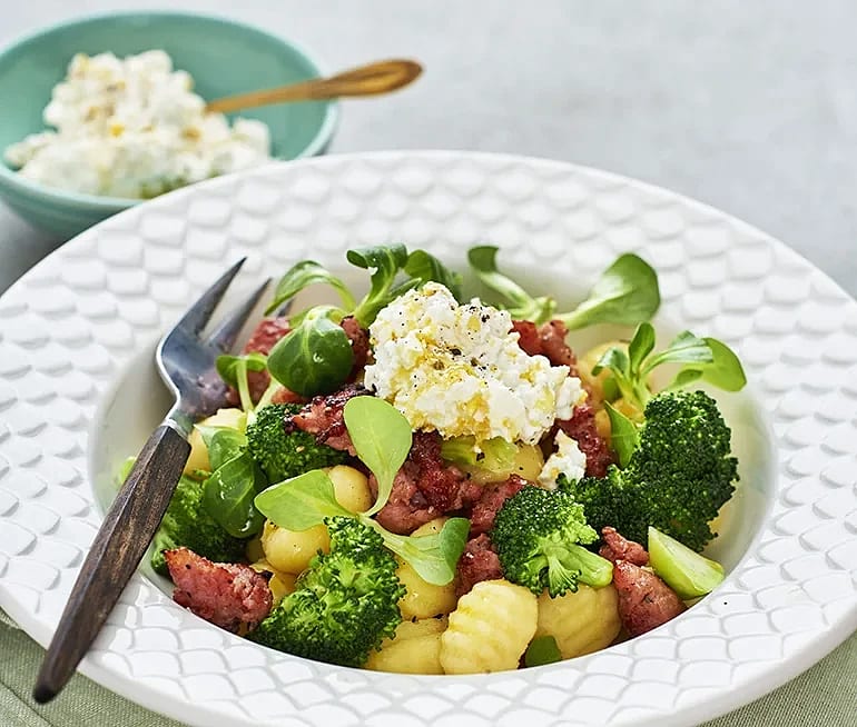 Gnocchi med salsiccia, broccoli och ricotta