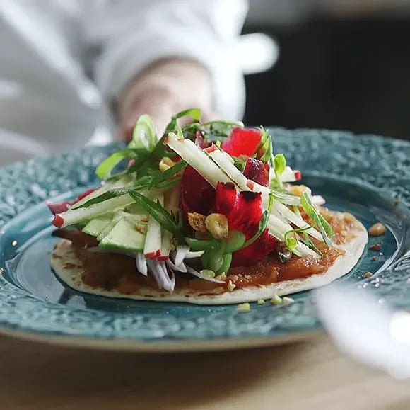 Vegansk taco på äpple och sötpotatis