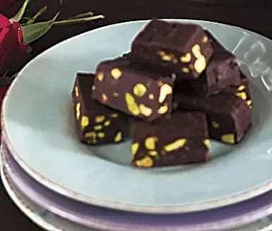 Chokladkola med pistagenötter