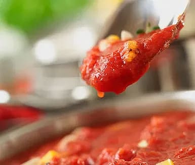 Enkel tomatsås med färsk pasta
