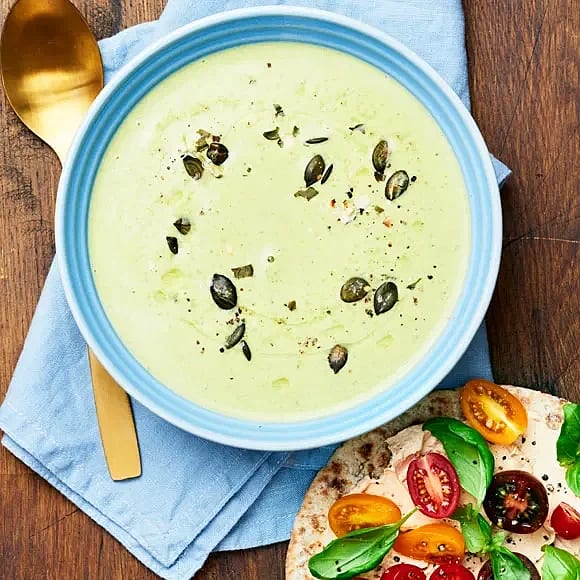 Broccolisoppa med flatbread