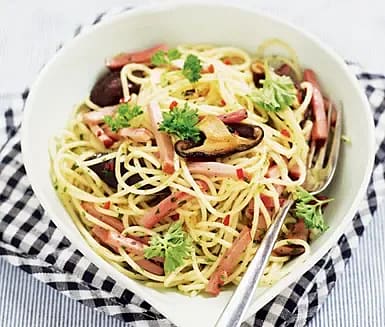 Spaghetti med skinka och shiitakesvamp