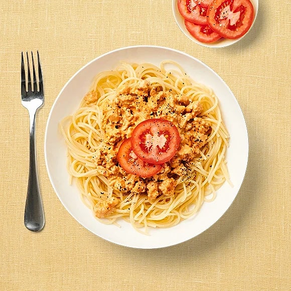 Kycklingfärssås med pasta och tomater