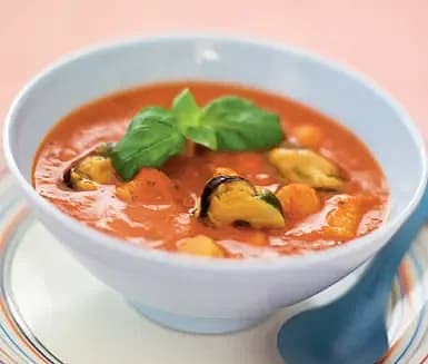 Tomatsoppa med lax & musslor