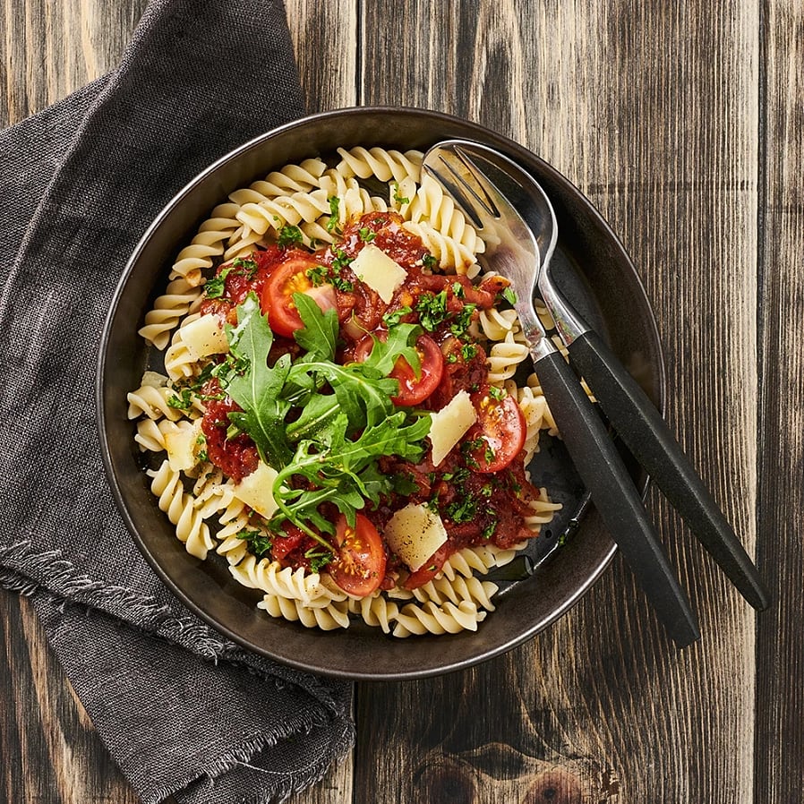 Fusilli med tomatsås och parmesan