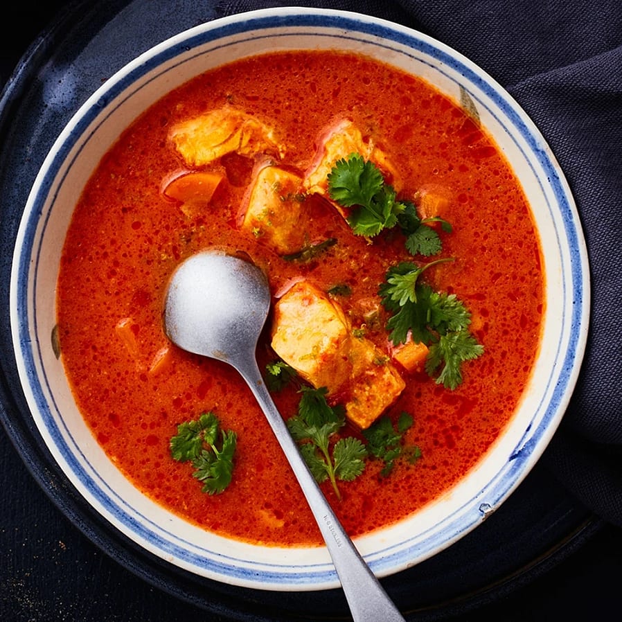 Fisksoppa med röd curry och lime