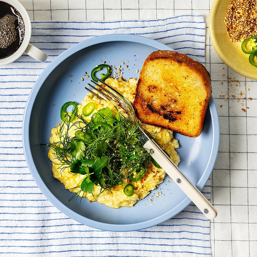 Äggröra med ost och jalapeño | Recept ICA.se