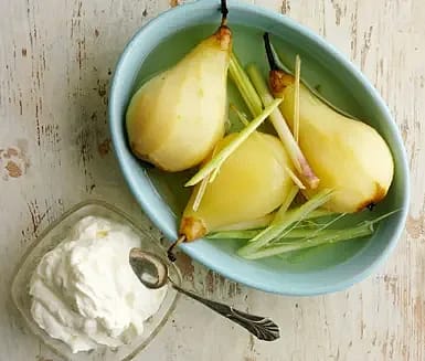 Inkokta päron med citrongräs