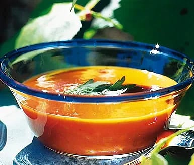 Kall soppa på rostade tomater