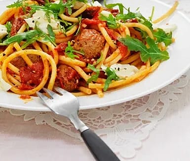 Köttbullar ”Lady och Lufsen” med italiensk tomatsås