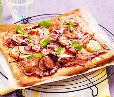 Pizza med potatis och chorizo