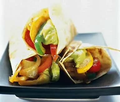 Grönsaksfajitas med guacamole