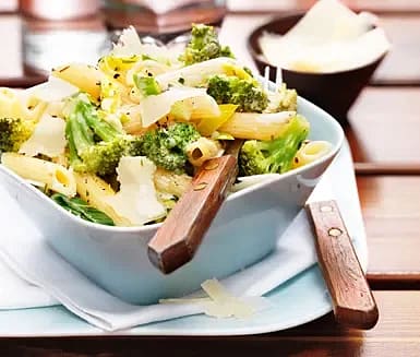 Pasta med krämig broccoli