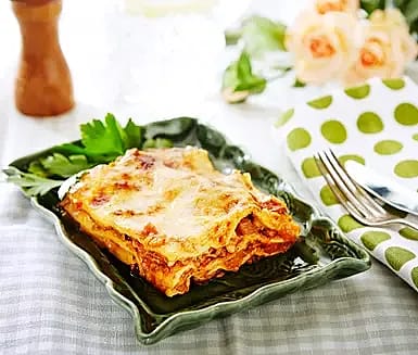 Krämig lasagne med linser och köttfärs