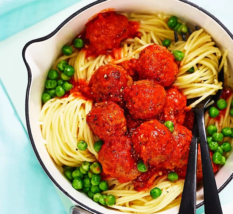 Spaghetti med köttbullar i tomatsås